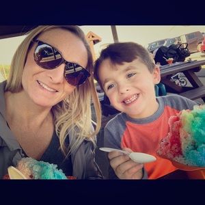 Meet your Posher, Alysha 👗👠🌂👜